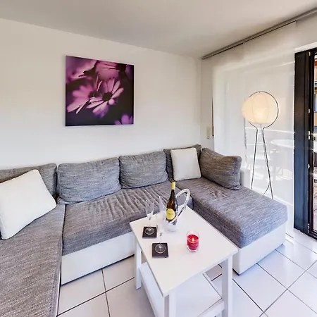 Seeblick Daire Schalkenmehren
