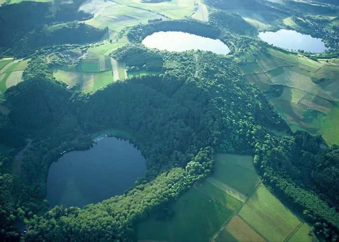 Seeblick * Schalkenmehren